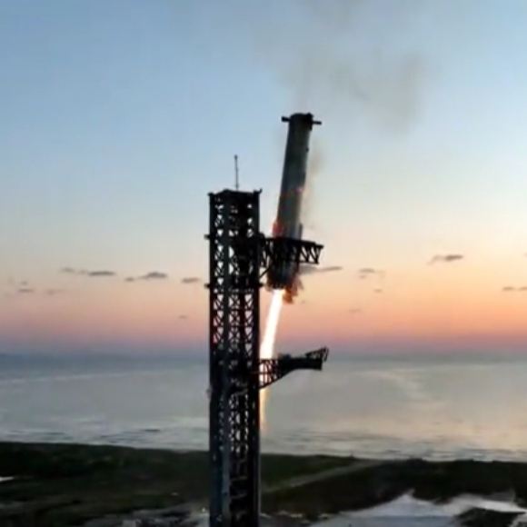 Perfect Landing for Starship’s Booster Rocket