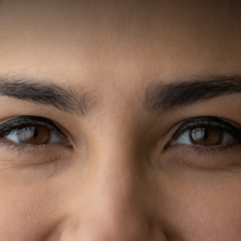 التّعرُّف على التّزييف العميق بمساعدة علم الفلك “الخداع عينك عينك”