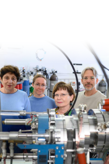 מאיצים אל ההיסטוריה