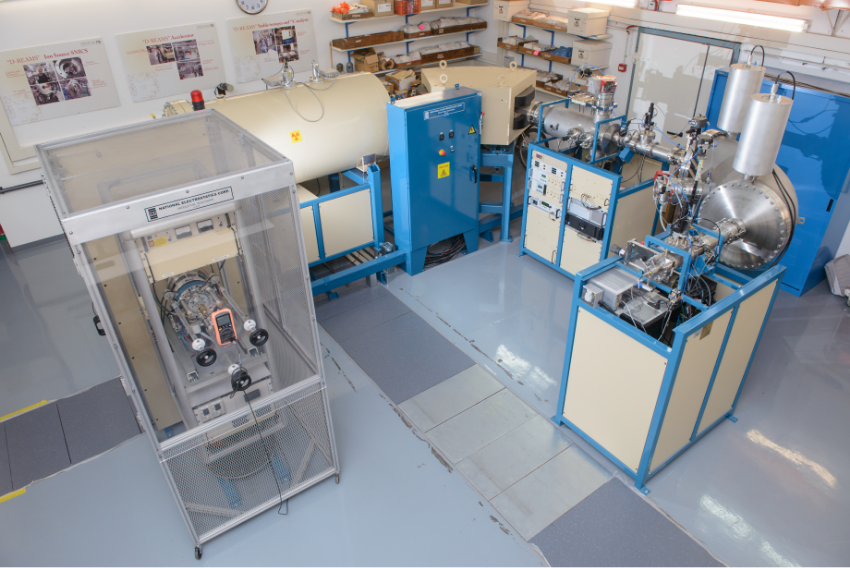 יהלום שעלה שני מיליון דולר, ופותח צוהר ייחודי להצצה לעבר של ארץ ישראל. מאיץ ספקטרומטר המסות במכון ויצמן | צילום: איתי בלסון, מכון ויצמן למדע 