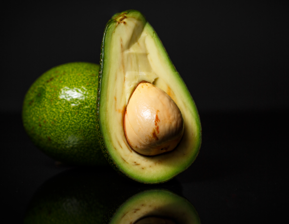 הביות החל מוקדם משחשבנו עד כה. אבוקדו חצוי | FoodVideoPhoto, Shutterstock