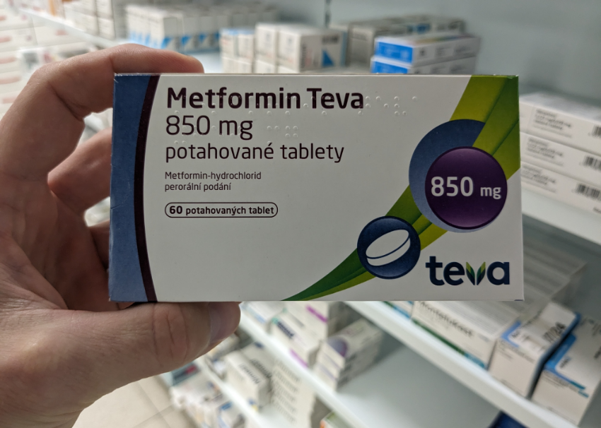 המחקר הארוך שפורסם ב-1998 הראה את עליונות של הטיפול האינטנסיבי בתרופה לעומת טיפול שמרני. חפיסה של טבליות מטפורמין | Photo Nature Travel, Shutterstock
