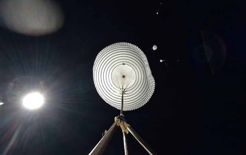 עמד בהצלחה במבחן. המצנח הראשי של רכב המאדים האירופי נפתח בניסוי בצפון שוודיה | צילום: Vorticity