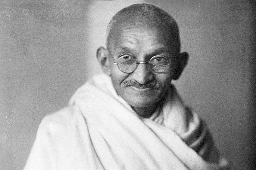 בן כמה הוא היה במותו? השאלה הקודמת עשויה להשפיע על התשובה. מהטמה גנדי | ויקימדיה, Elliott & Fry