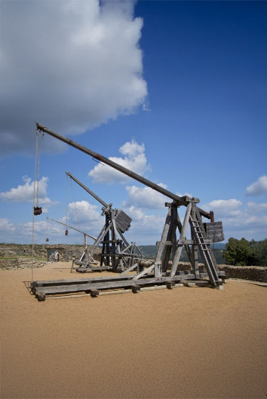 המכניקה של מכונות המצור העתיקות