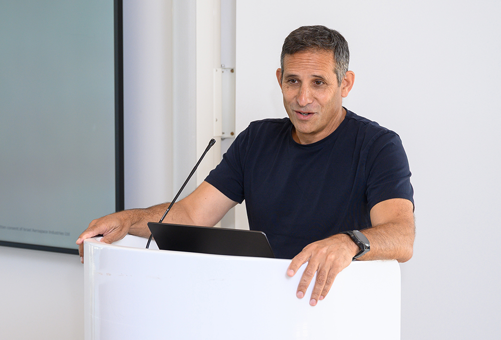 המשימה עולה בקנה אחד עם כל המטרות של סוכנות החלל הישראלית, אבל יהיה קשה למצוא מימון. מנכ"ל הסוכנות, אורי אורון, בכינוס במכון ויצמן  | צילום: אוהד הרכס, מכון ויצמן למדע 