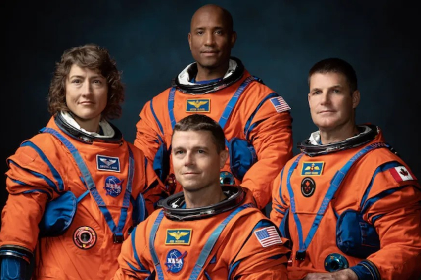 נצא כשהחללית תהיה מוכנה והצוות יהיה מוכן, וזה יהיה מדהים. צוות ארטמיס 2: מימין: ג'רמי הנסן, ויקטור גלובר (מאחור), ריד וייסמן וכריסטינה קוך | צילום: NASA