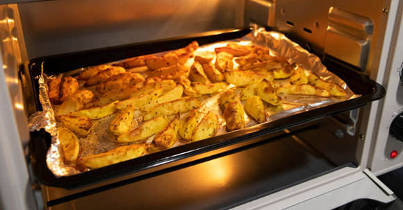 תפוחי אדמה בתנור | Shutterstock, Natalia Hrynovets