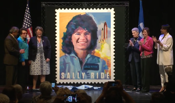 שלישית מימין: טאם אושוגנסי, חמישית: אגדת הטניס בילי ג'ין קינג | צילום מסך מתוך סרטון האירוע