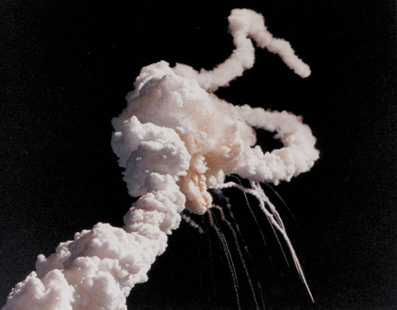 הכתובת הייתה על הקיר. הפיצוץ הקטלני במעבורת צ'לנג'ר, 28 בינואר 1986 | צילום: NASA