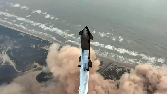 הצלחה בשלושת היעדים העיקריים, לקראת האתגרים הגדולים בהמשך. שיגור ה"סטארשיפ" לטיסת הניסוי הרביעית | צילום: SpaceX