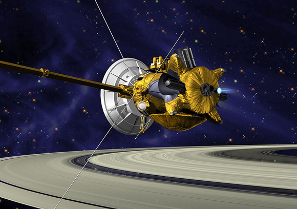 13 שנים סביב שבתאי ושפע עצום של ממצאים מדעיים | הדמיה של החללית קסיני מעל הטבעות | מקור: NASA