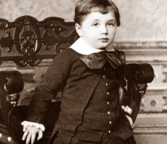 תחושת הפליאה מהכוח המניע החבוי מן העין. איינשטיין בילדותו המוקדמת | מקור: Science Photo Library