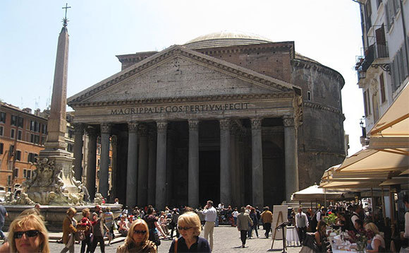 הפנתאון ברומא, נבנה בשנת 27 לפני הספירה, נהרס ונבנה מחדש וכיפת הבטון שלו מחזיקה מעמד כבר כמעט אלפיים שנה | צילום: Ovedc, ויקיפדיה