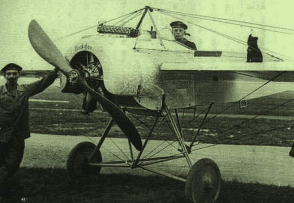 אימת השמיים. מטוס פוקר גרמני עם המקלע מותקן בחזית ונחשב למטוס הקרב הראשון | מקור: ארכיון מלחמת העולם הראשונה