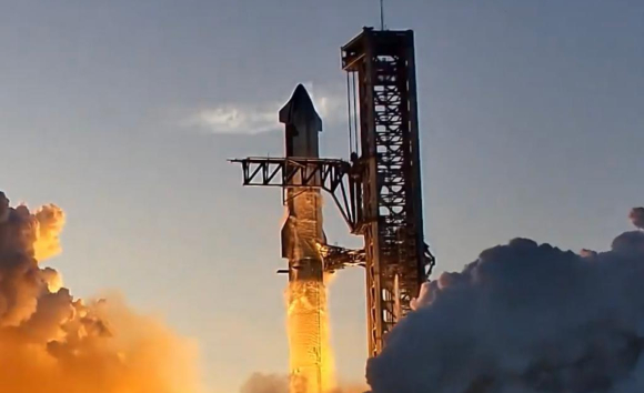 השיגור וההפרדה עברו בהצלחה מלאה, אבל הפעילות בחלל לא הושלמה. השיגור השני של סטארשיפ, 18 בנובמבר 2023 | צילום מתוך השידור של SpaceX