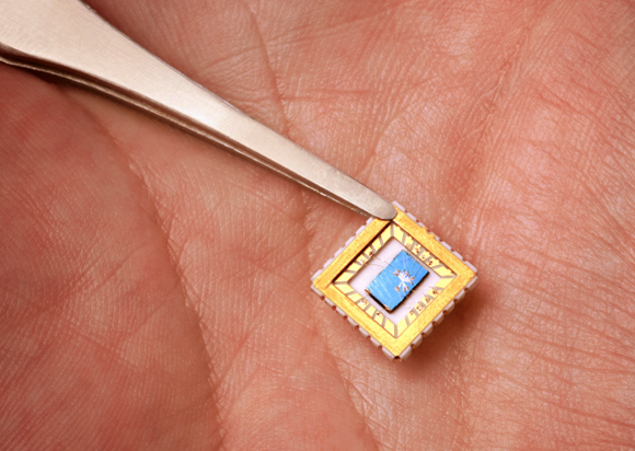 שלל יישומים אפשריים, בין השאר בזכות מוליכות חשמלית ותכונות קוונטיות. טרנזיסטור על בסיס גרפן | צילום: Science Photo Library