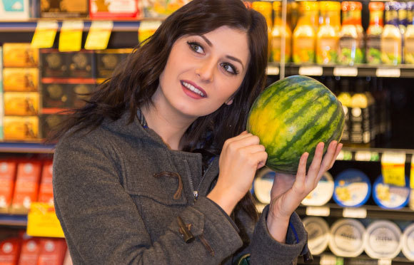 הקשה על אבטיח | Adam Melnyk, Shutterstock