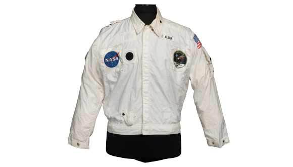 המעיל שנמכר כמעט ב-2.8 מיליון דולר | צילום: sothebys.com