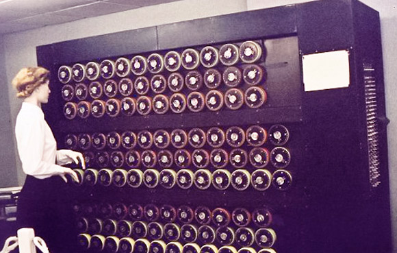 המכונות שהצילו חיים של מיליונים. דגם ה"בומב" שפענח את תשדורות האנגימה של הנאצים | מקור: Messybeast, ויקיפדיה