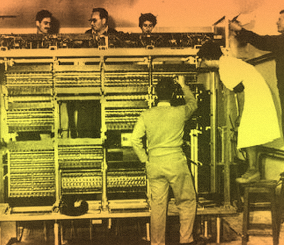 רוב הרכיבים הובאו מחו"ל, אבל קצתם יוצרו במפעל מקומי לחלקי אופניים. הרכבת המחשב | מקור: ויקיפדיה, itzikowitz.20m.com