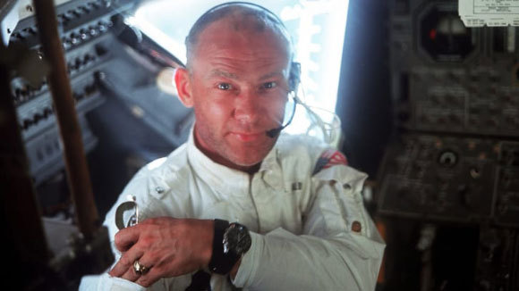 אולדרין עם המעיל המוצע כעת למכירה במהלך משימת אפולו 11 | צילום: NASA