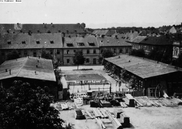 ה"גטו לדוגמה" היה למעשה מחנה ריכוז לכל דבר ורבבות אסירים מתו בו. מחנה טרזינשטט | מקור: ארכיון בית לוחמי הגטאות