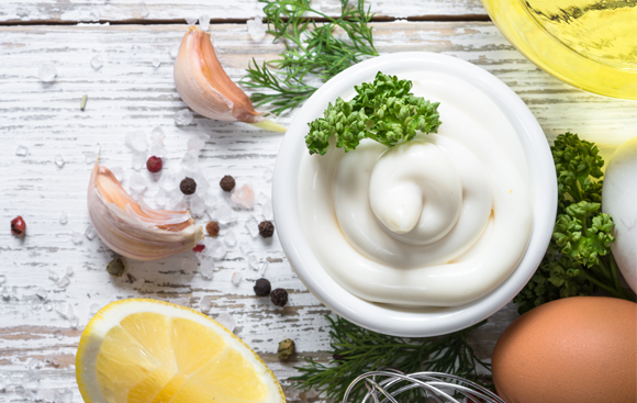 רוטב איולי | צילום: nadianb, Shutterstock