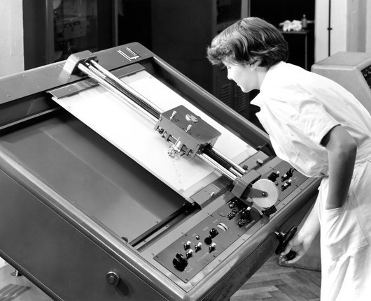 אנלייזר דיפרנציאלי דומה לזה ששימש את ניקולסון במעבדת הפיזיקה הלאומית של בריטניה, 1954 | מקור: NATIONAL PHYSICAL LABORATORY © CROWN COPYRIGHT / SCIENCE PHOTO LIBRARY