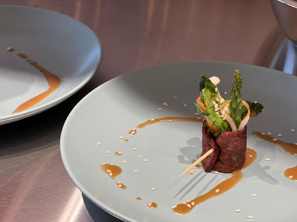 נתח דק של בשר מתורבת