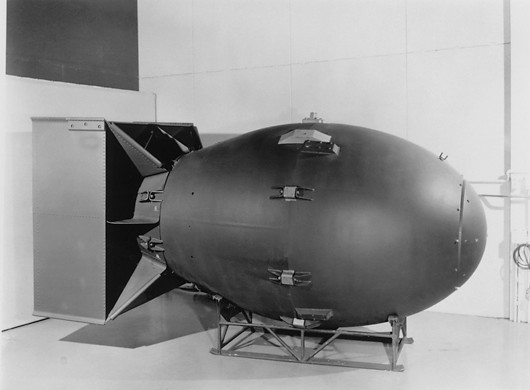 פצצת ביקוע גרעיני "איש שמן" מהסוג שהופל על נגסקי באוגוסט 1945 | Los Alamos National Library, Science Photo Library