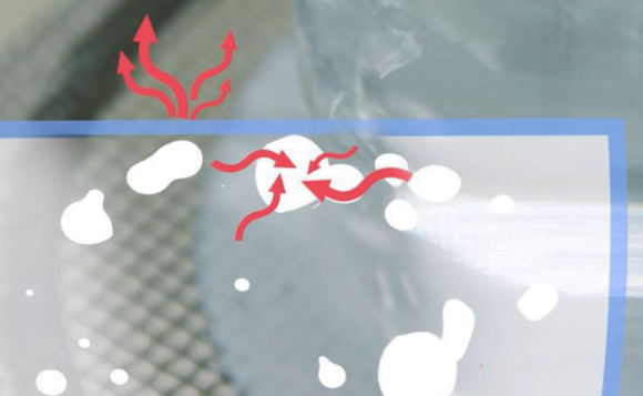 המים מתאדים גם בתוך נפח המים, ומנפחים בועות של אדים בתוך המים הנוזלים | איור: אנדריי לב-ארי