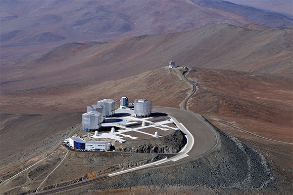 מערך VLT בפרנל שבצפון צ'ילה | צילום: J.L. Dauvergne & G. Hüdepohl (atacamaphoto.com)/ESO