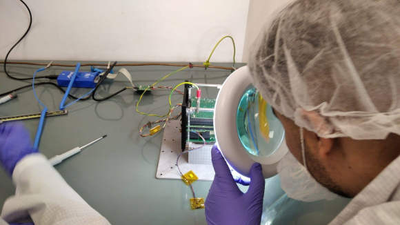 הרכבת הלוויין של הקבוצה מאופקים | צילום: באדיבות תפוח פיס אופקים