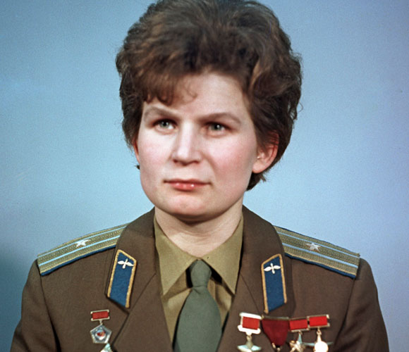 הפתעה בסיום תכנית ווסטוק: אשה ראשונה בחלל, ששוגרה לצרכי תעמולה. ולנטינה טרשקובה | מוקר: ויקיפדיה