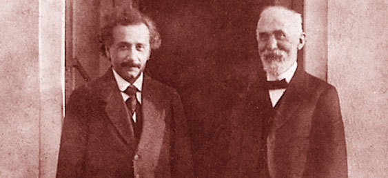 איינשטיין (משמאל) עם לורנץ בפגישה בליידן, 1921 | מקור: ויקיפדיה, נחלת הכלל