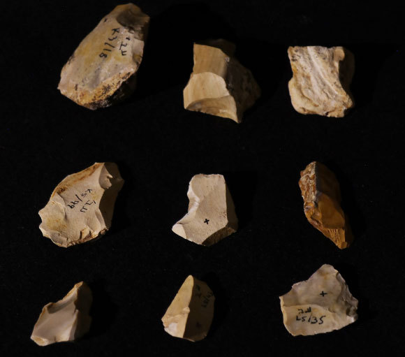 כלי אבן שנמצאו במחצבת עברון | צילום: פיליפה נטליו וזאנה סטפקה