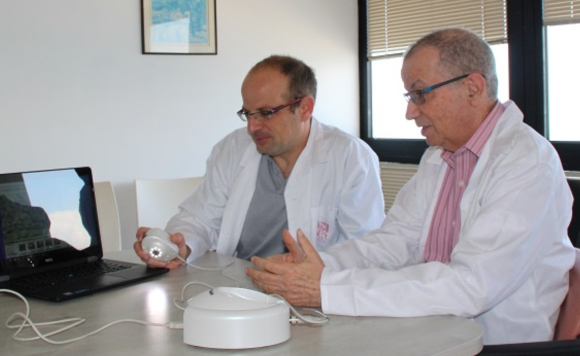 פרופ' עמוס גילהר (מימין), עם החוקר הבכיר ד"ר אביעד קרן | צילום באדיבות עמוס גילהר, הטכניון ורמב"ם