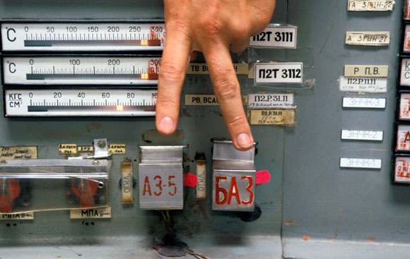 השגיאה החמורה שחרצה את גורלו של הכור. כפתור כיבוי החירום | מקור: Science photo Library