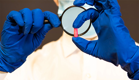 השימוש הנרחב שנעשה באנטיביוטיקה לאורך שנים הוביל להתפתחותם של חיידקים שפיתחו עמידות לרוב סוגי האנטיביוטיקה | צילום: Zolak, Shutterstock