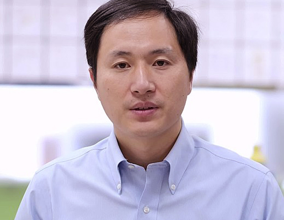 מקדם את ההנדסה הגנטית באדם או מסיג את התחום לאחור? חֶה ג'יאנקוי, שהינדס את התאומות הסיניות | מקור: ויקיפדיה, The He Lab