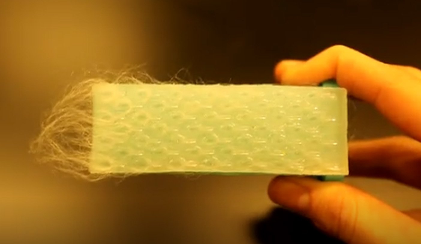 פפילות בהדפסת תלת-ממד. אבטיפוס של המברשת המעוצבת לפי לשון החתול | צילום: Alexis C. Noel, Georgia Institute of Technology