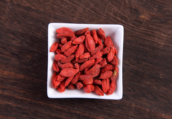 בפלפל אדום יש פי שלושה ויטמין סי, בכוס חלב יש יותר סידן ובעדשים יש יותר ברזל. גוג'י ברי | צילום: Shutterstock