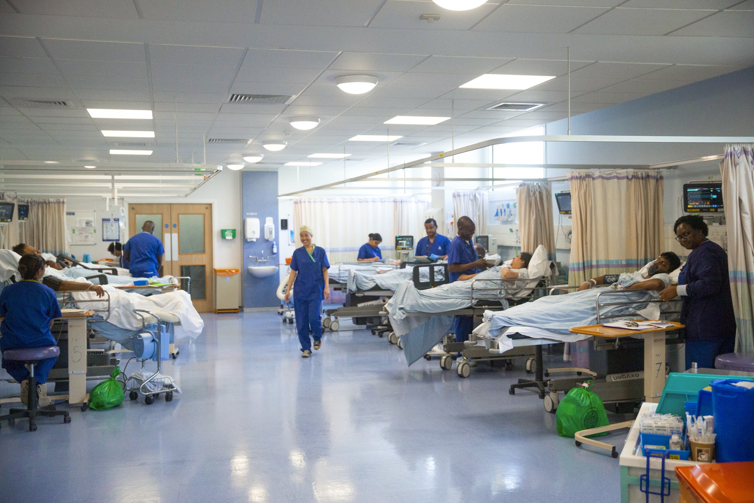 אלפים מתים בכל שנה מחיידקים עמידים לאנטיביוטיקה בבתי חולים. מחלקה בבי"ח בריטי | צילום: Science Photo Library