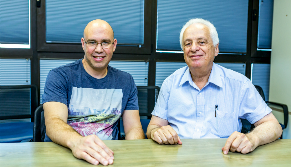 השתיקו את האנזים המעורב כנראה בפירוק המחסום המעכב התפתחות של גרורות. ולדוסבקי (מימין) וברש | צילום: הטכניון
