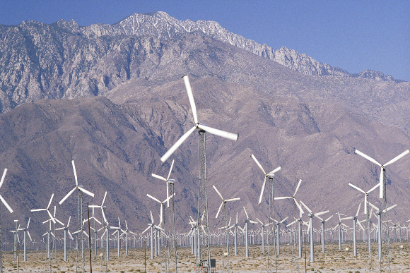 הפקחת חשמל מאנרגיית הרוח בקליפורניה | צילום: Shutterstock