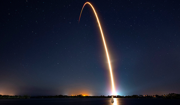 שיגור הטיל שנשא את בראשית | SpaceX