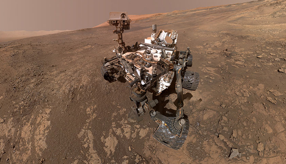 קיוריוסיטי על מאדים, תמונה המורכבת מעשרות תמונות שלקח הרובר עצמו | NASA/JPL-Caltech/MSSS
