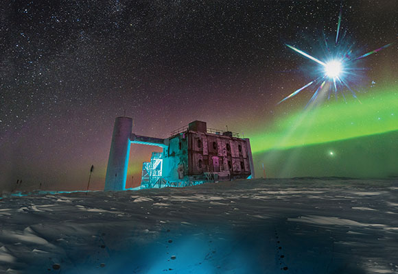 אילוסטרציה מבוססת על צילום של IceCube בקוטב הדרומי | Icecube/NSF