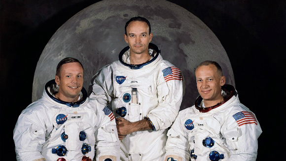 הצוות השלישי שהגיע לירח, הראשון שנחת. אנשי אפולו 11. מימין: אלדרין, קולינס, ארמסטרונג | מקור: נאס"א
